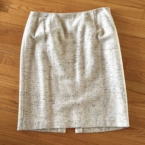 Beige flecked wool skirt